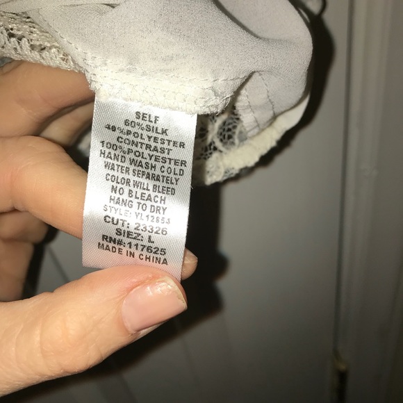 EUC Silk Blend Sheer Bow and lace back shirt Sz. L - Picture 4 of 4